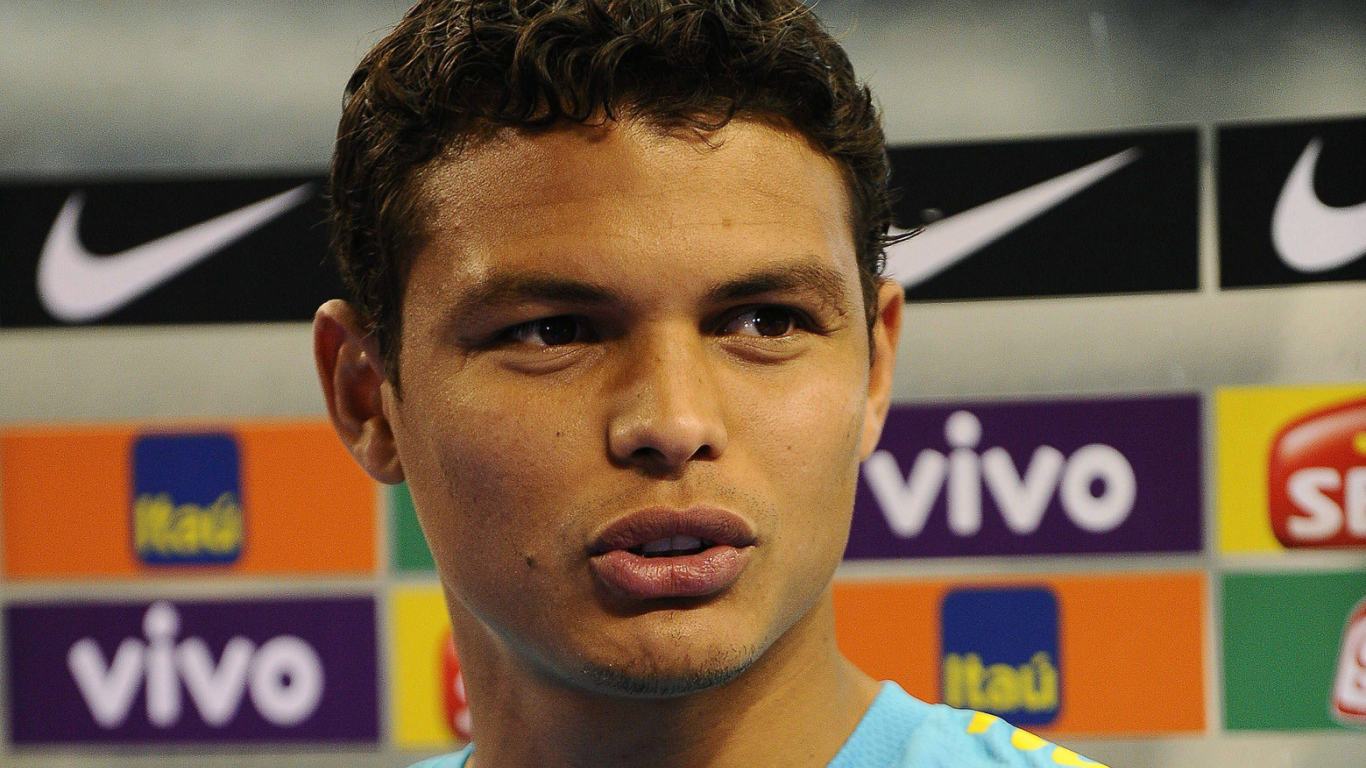 Лучший футболист ПСЖ Тиаго Силва крупным планом