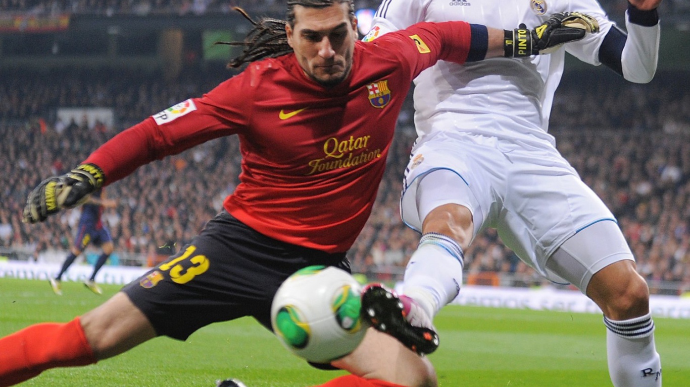 Вратарь Барселоны Хосе Пинто