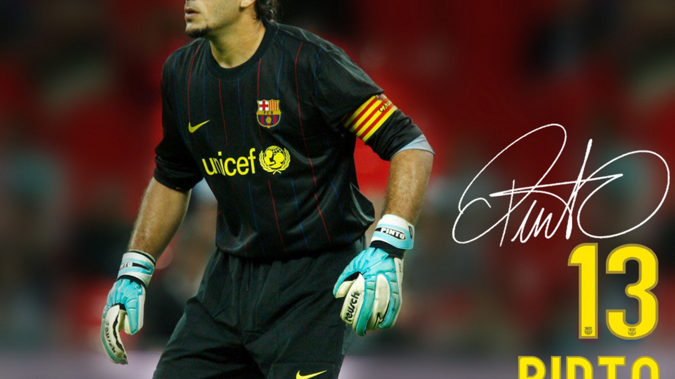 Игрок Барселоны Хосе Пинто