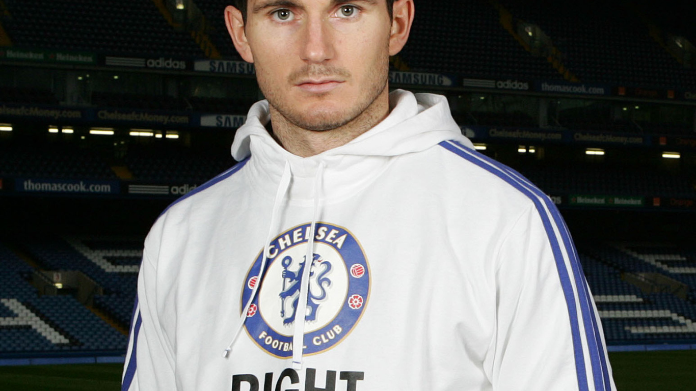 Игрок из Челси Фрэнк Лэмпард крупным планом