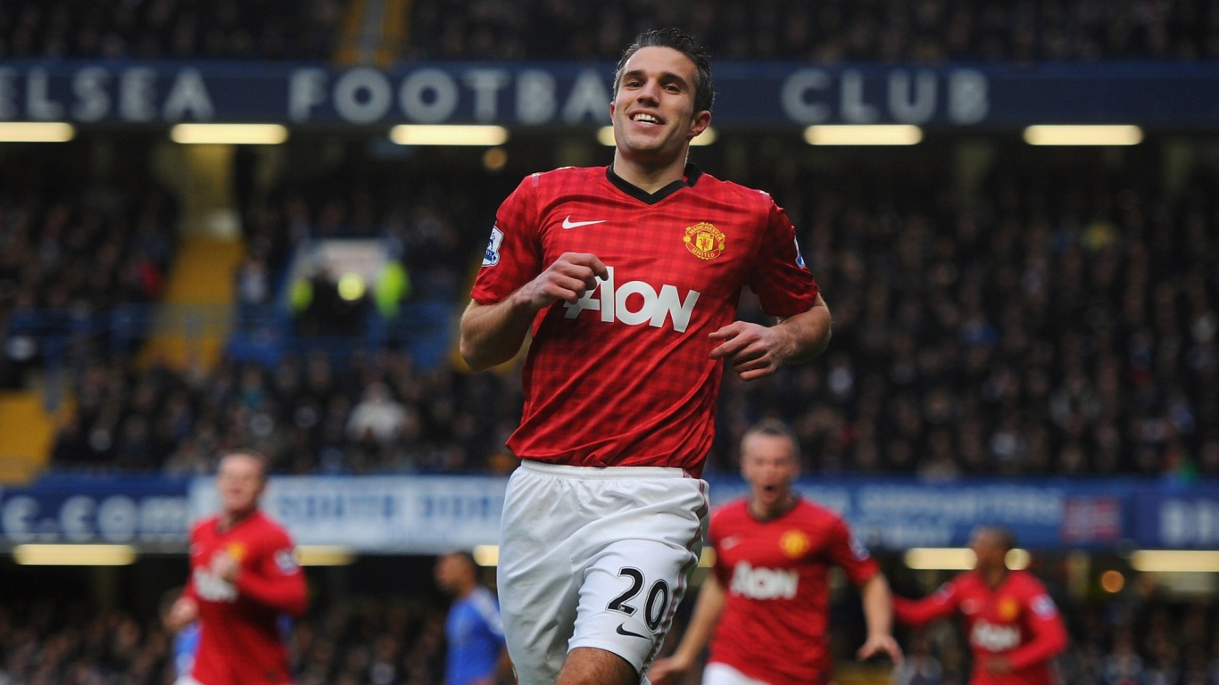 Игрок Манчестер Юнайтед Робин ван Перси после победы