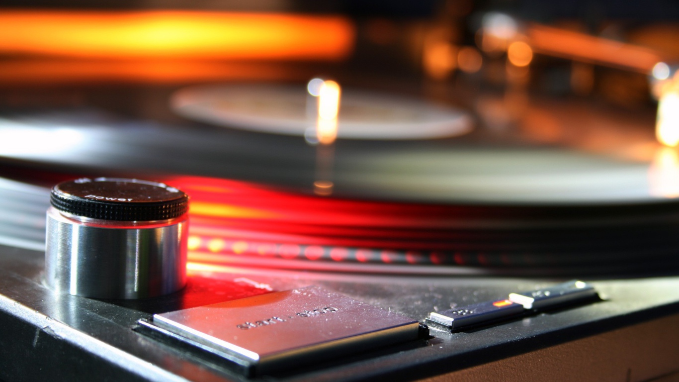 Проигрыватель виниловых пластинок