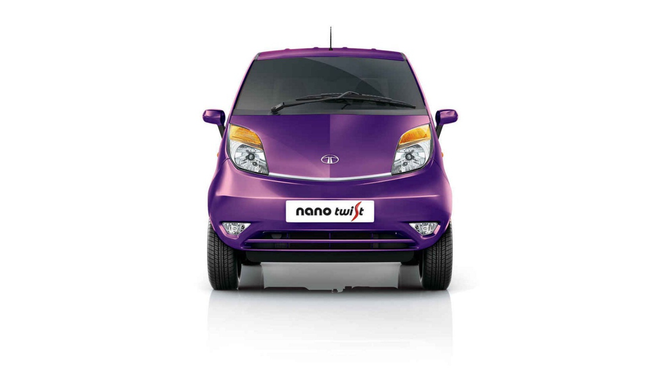 Красивый автомобиль Tata Nano 2014