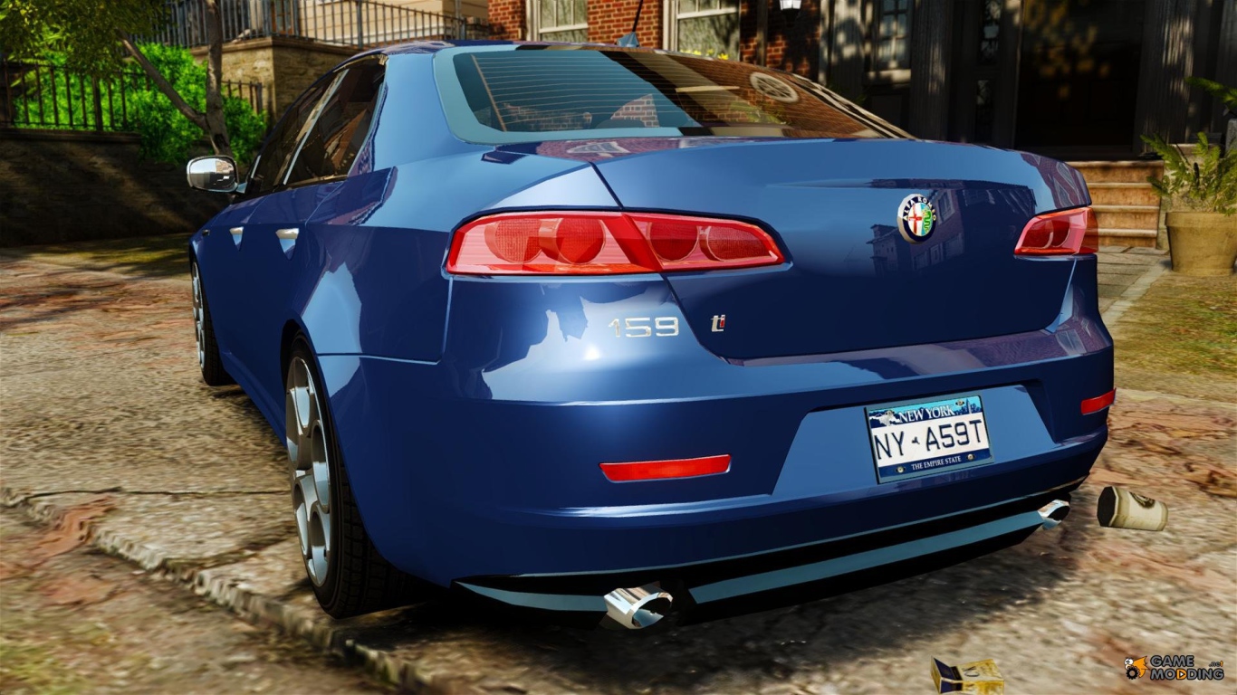 Автомобиль Alfa Romeo 169 на дороге