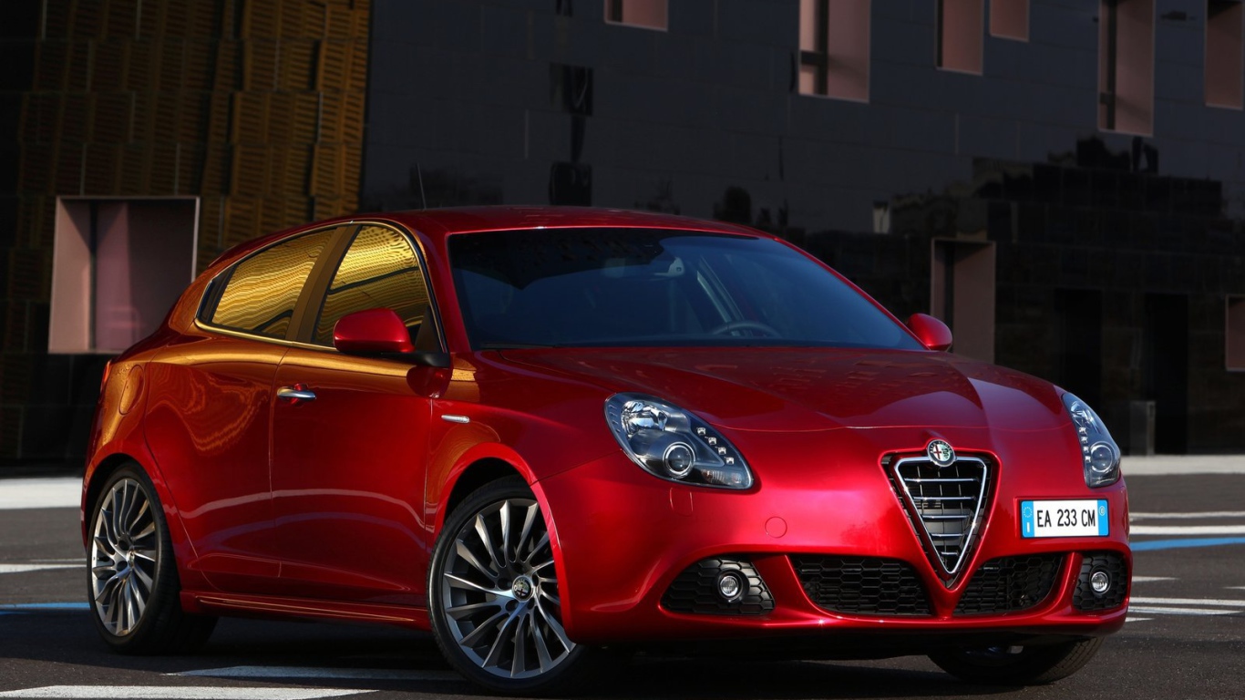 Красивый автомобиль Alfa Romeo giulia в Москве