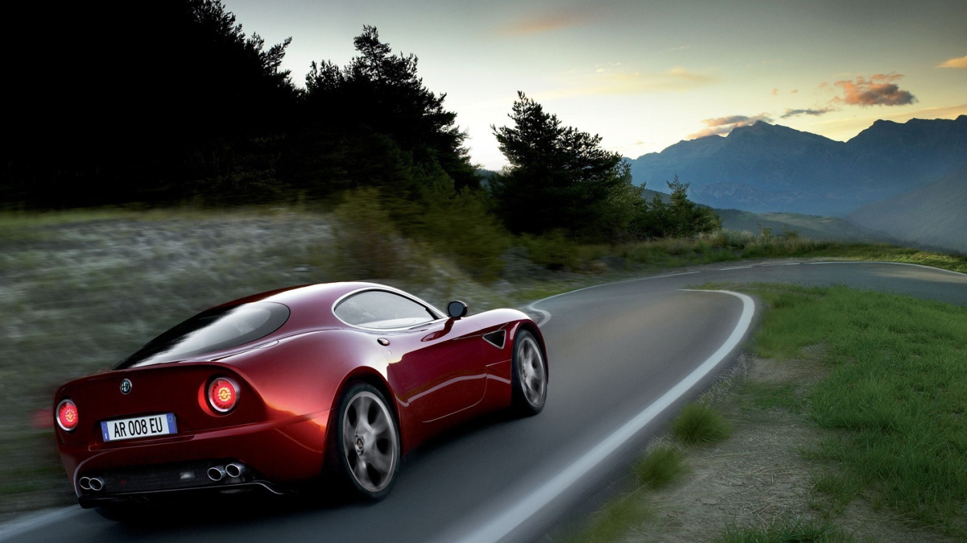 Дизайн автомобиля Alfa Romeo 8c competizione