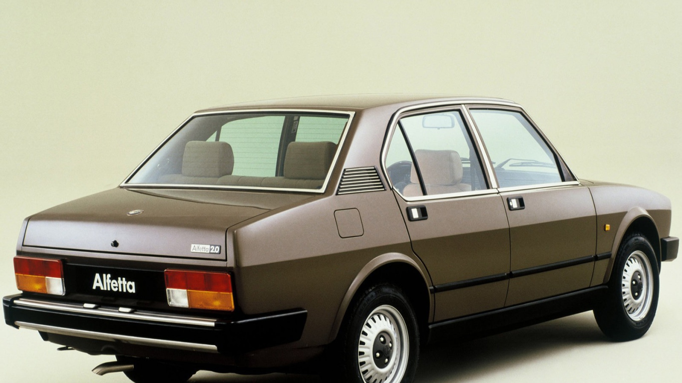 Фото автомобиля Alfa Romeo alfetta