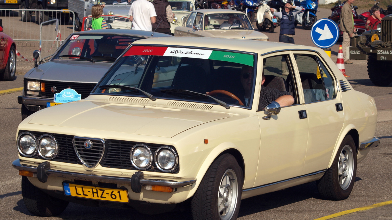 Новая машина Alfa Romeo alfetta