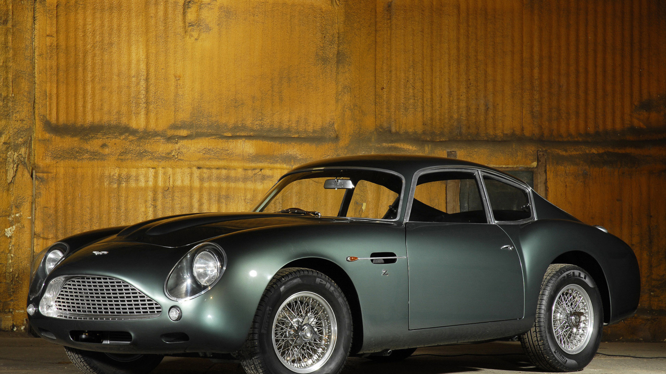 Автомобиль марки Aston Martin модели db4