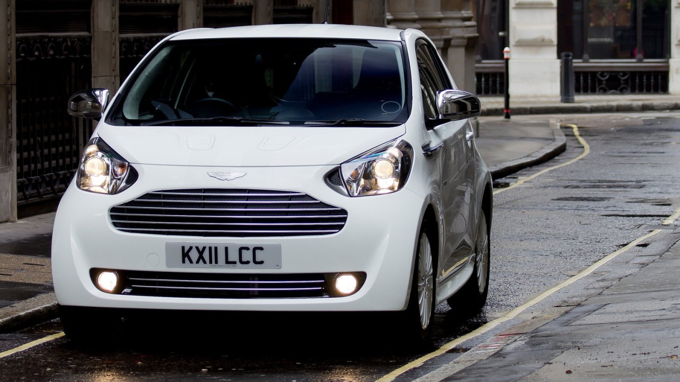 Надежный автомобиль Aston Martin cygnet