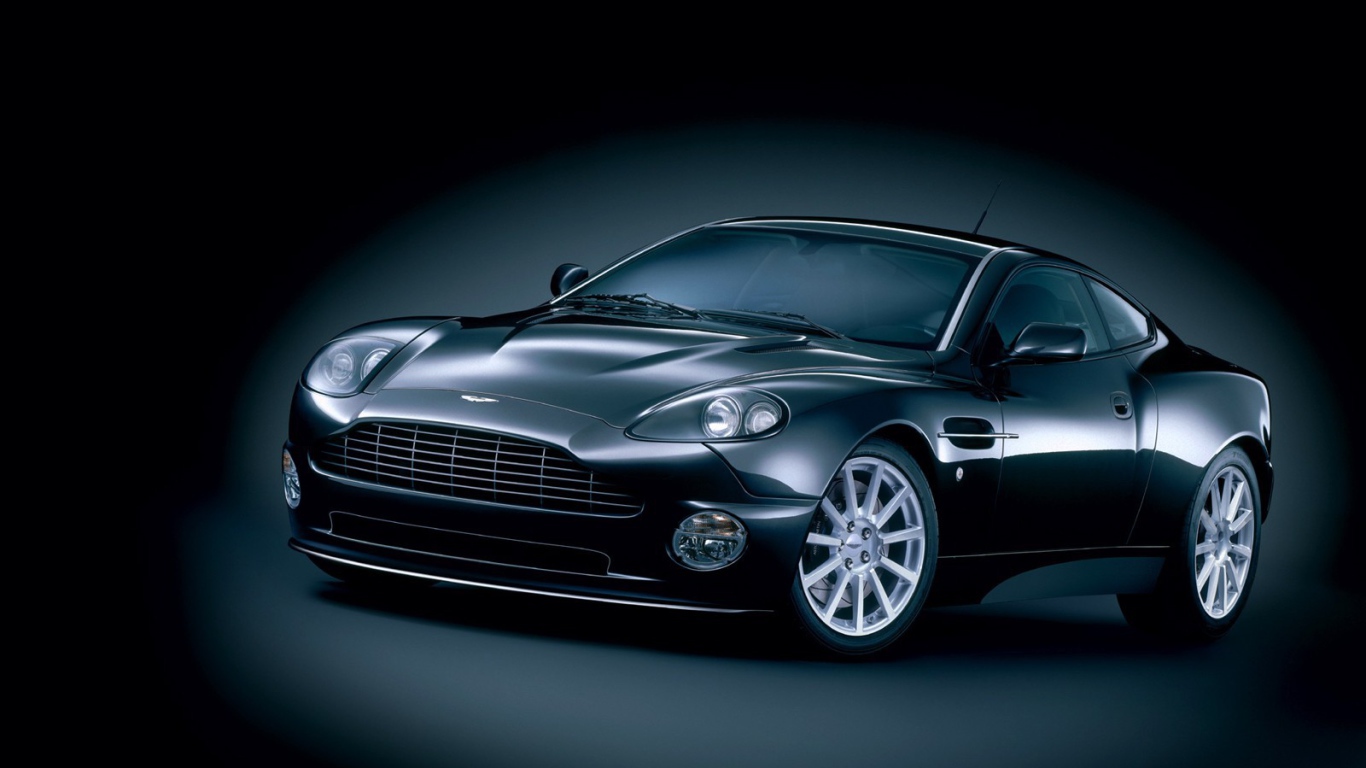 Новая машина Aston Martin v12