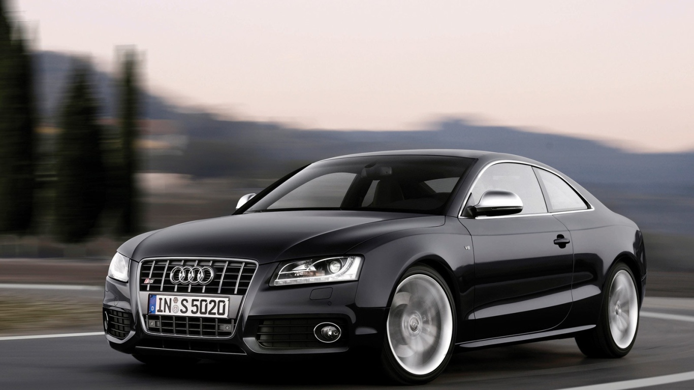 Красивый автомобиль Audi a5 в Москве