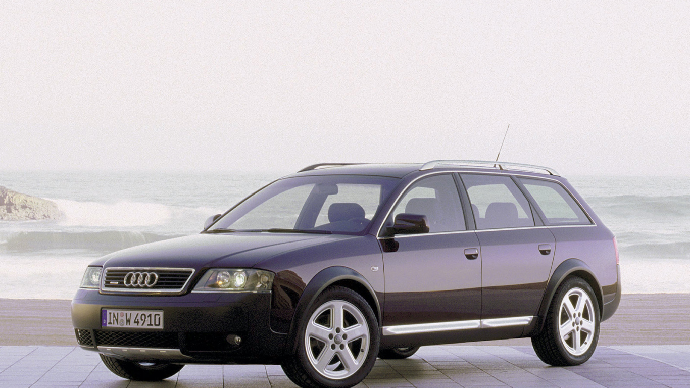 Красивый автомобиль Audi allroad в Москве