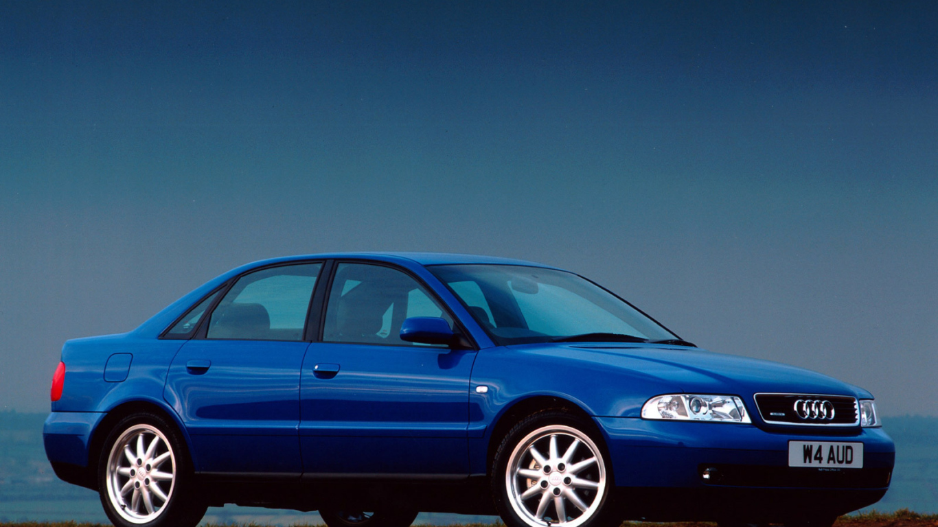 Красивый автомобиль Audi b5