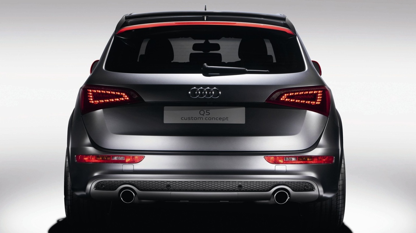 Красивый автомобиль Audi q5 в Москве