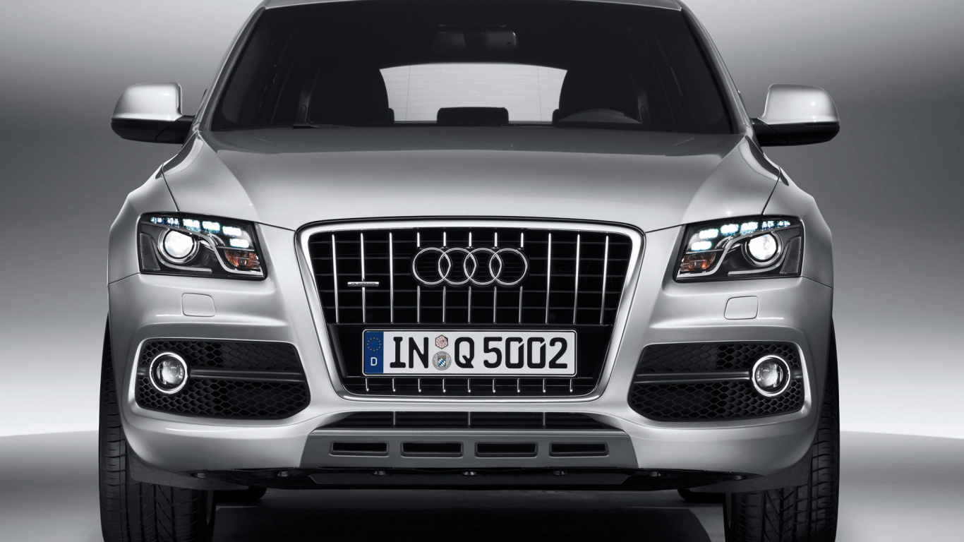 Автомобиль марки Audi модели q5