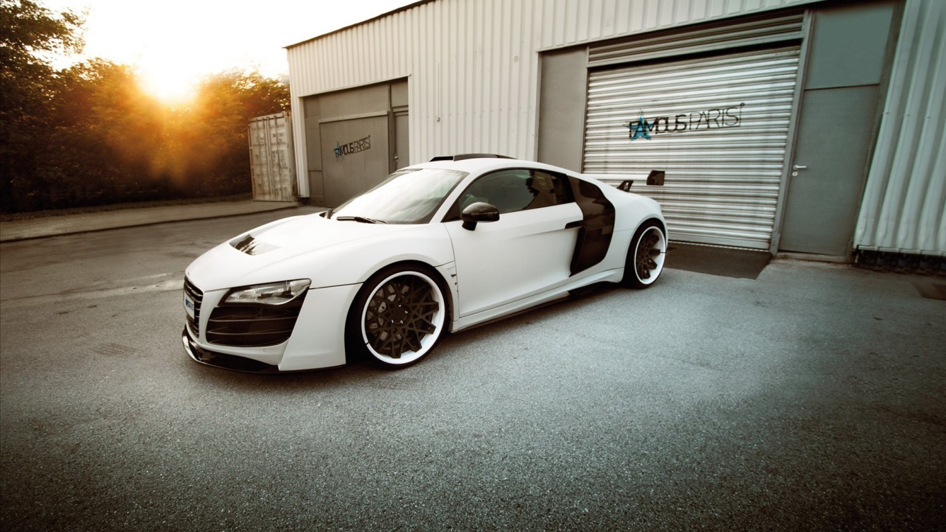 Автомобиль марки Audi модели 2014