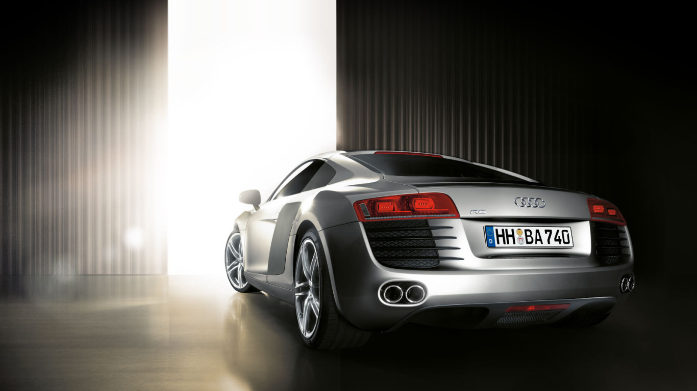 Автомобиль марки Audi модели r8