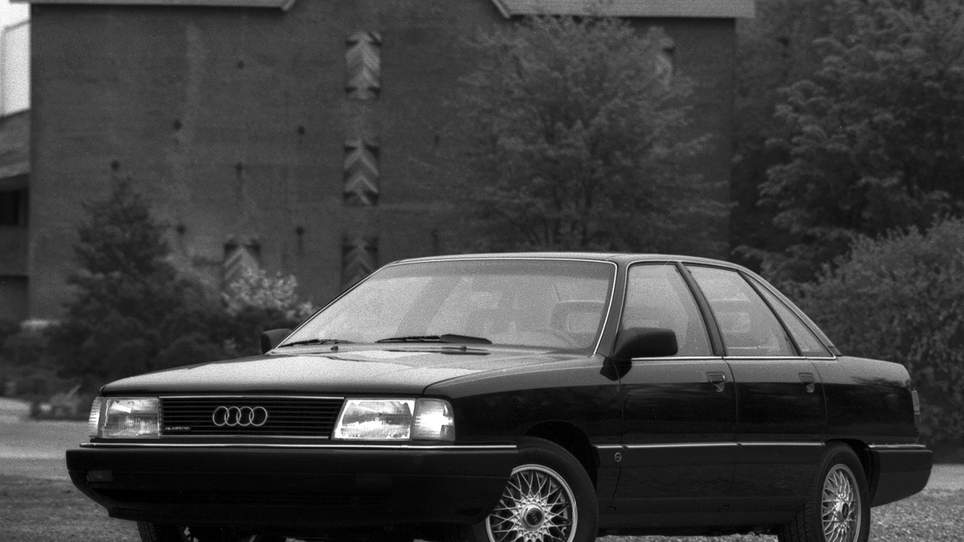 Фото автомобиля Audi 100