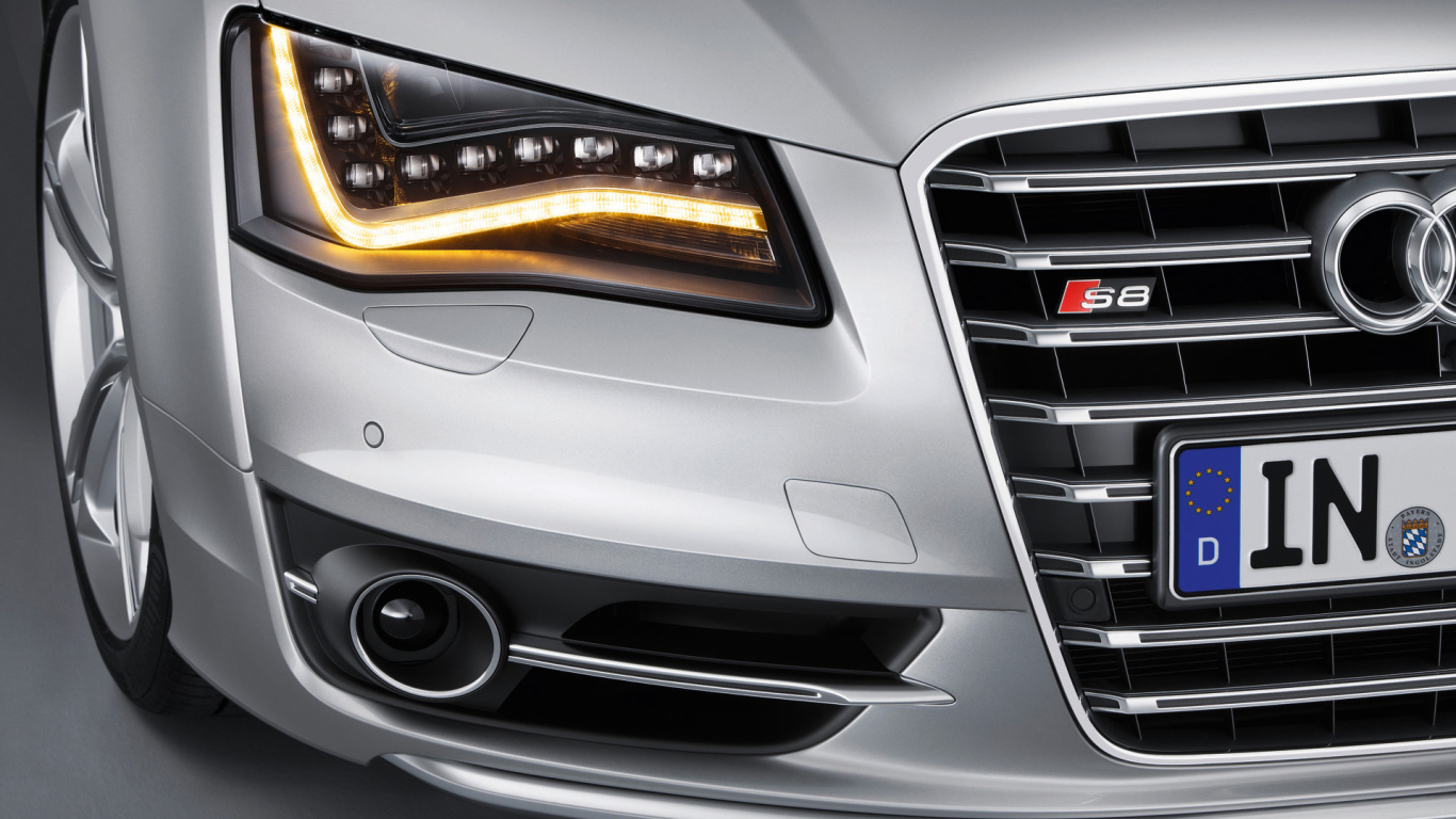 Тест драйв автомобиля audi s8