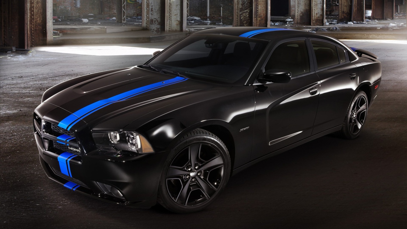 Черный Dodge charger