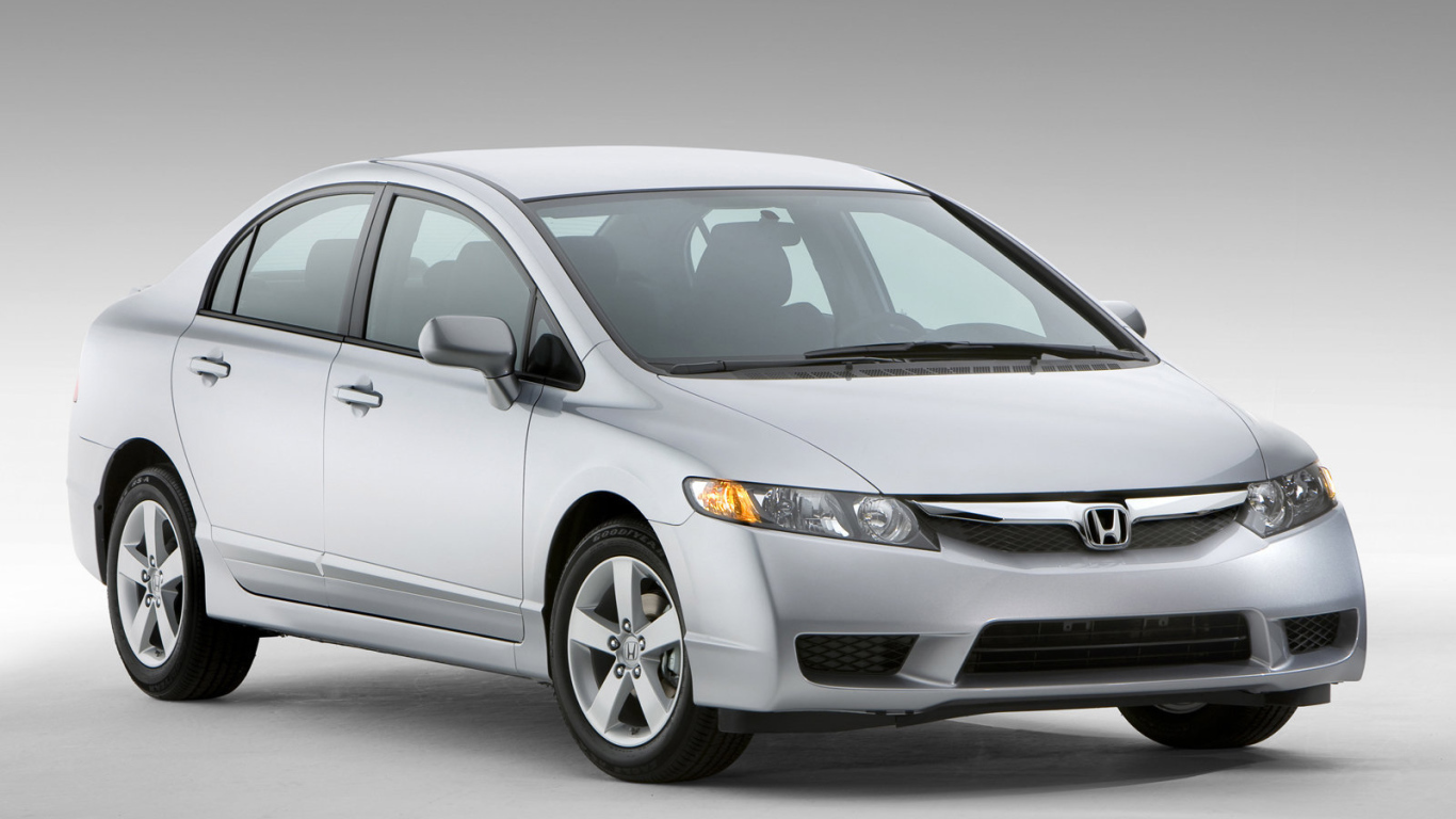 Новая машина Honda Civic 4D