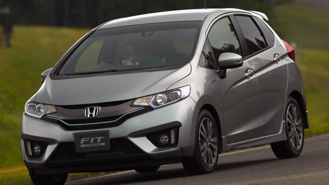 Тест драйв автомобиля Honda Fit 2014