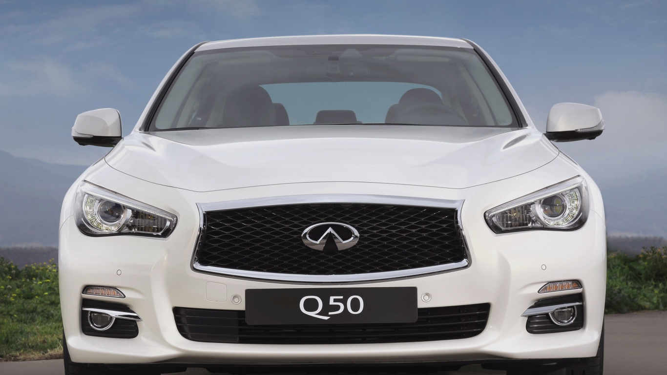 Test drive the car Infiniti Q50 2014 