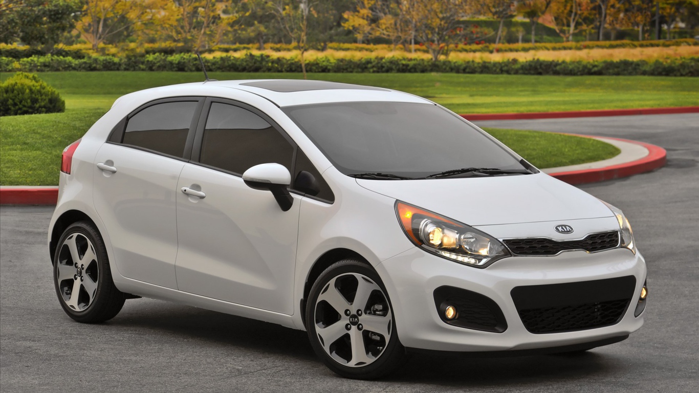 Красивый автомобиль Kia  Rio в Москве