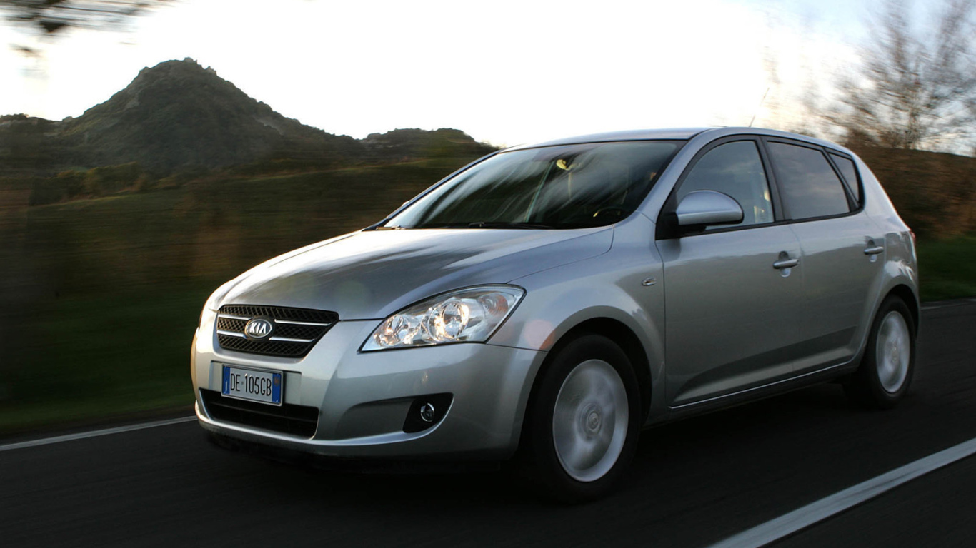 Автомобиль марки Kia модели Ceed