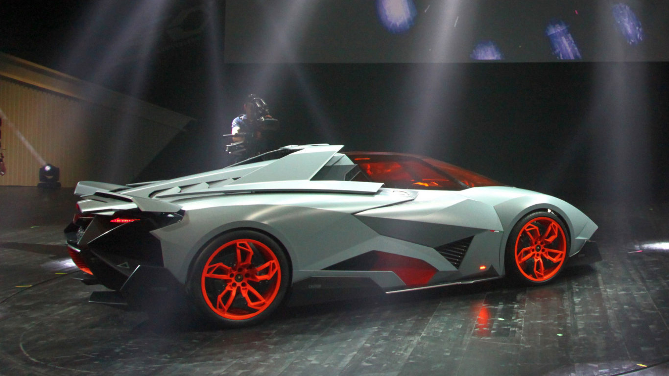Красивый автомобиль Lamborghini Egoista
