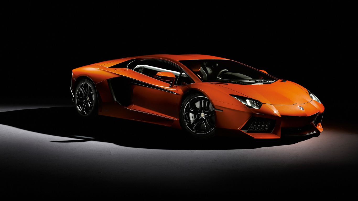 Оранжевый Lamborghini Aventador