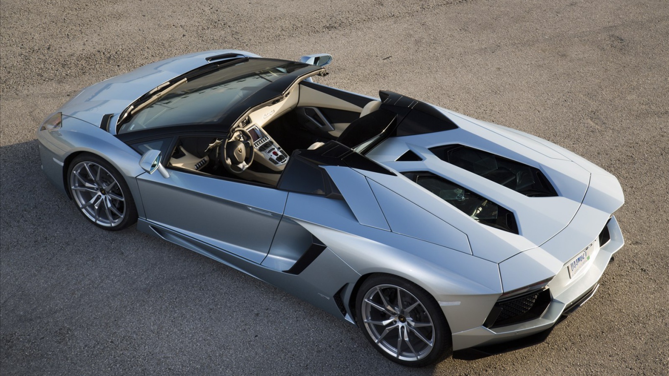 Надежная машина Lamborghini Avendator 2014