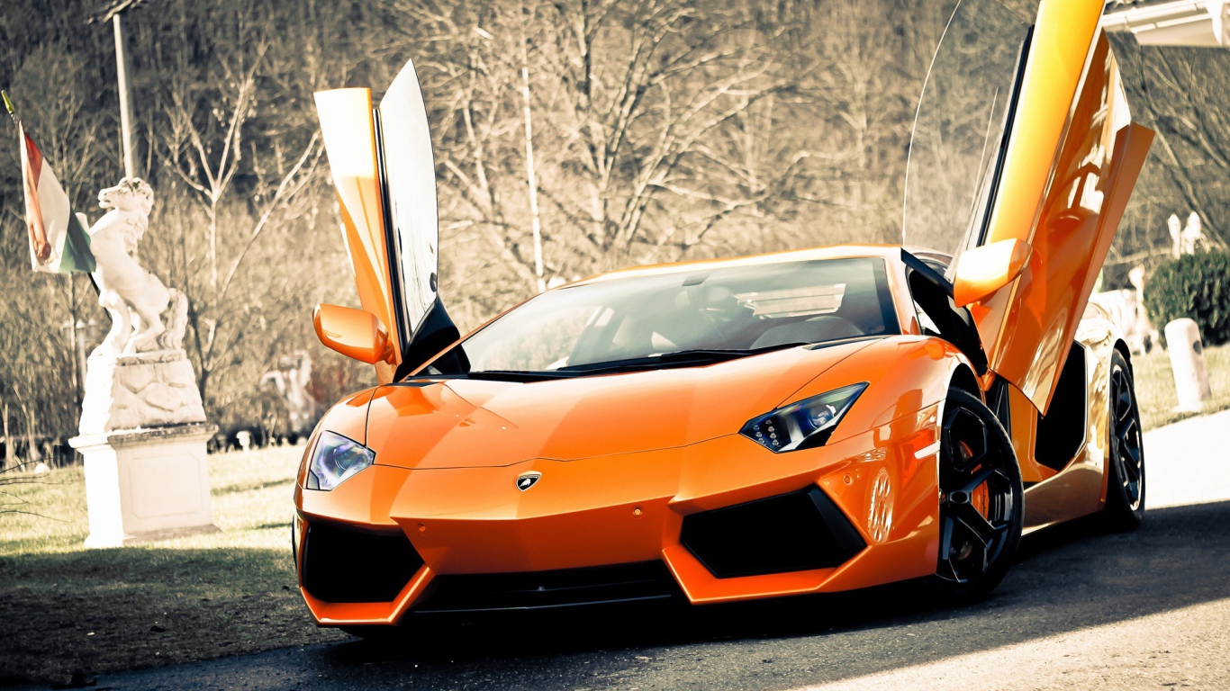 Супер автомобиль Lamborghini Aventador