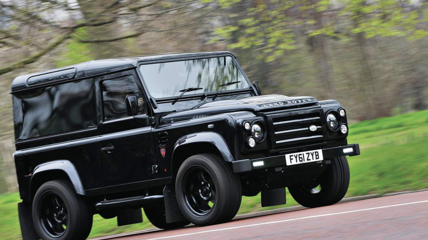 Тест драйв автомобиля Land Rover Defender