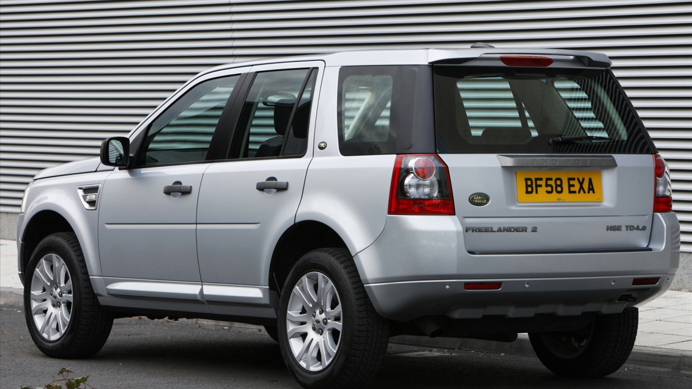 Автомобиль марки Land Rover модели Freelander 2