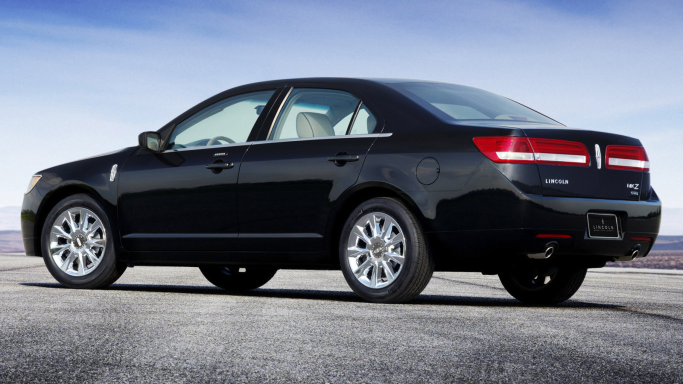 Красивый автомобиль Lincoln MKZ в Москве