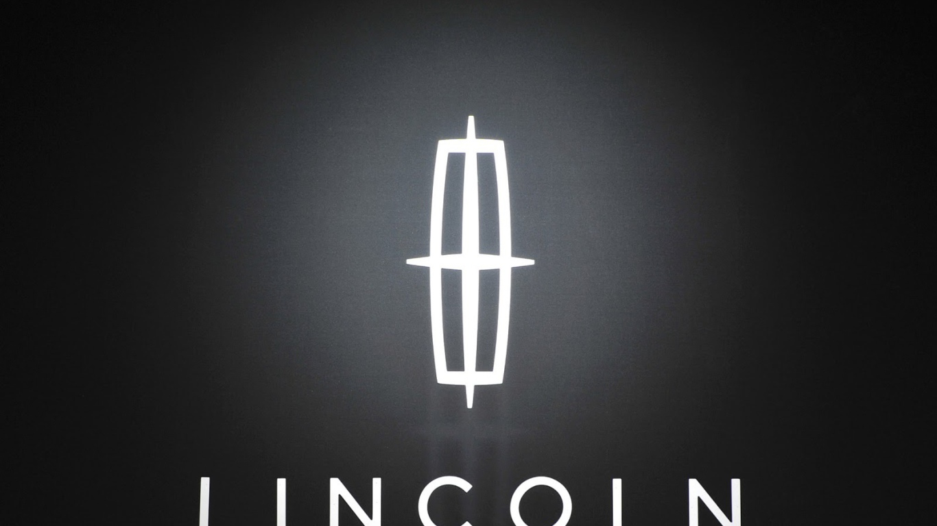 Красивый автомобиль Lincoln Navigator 2014