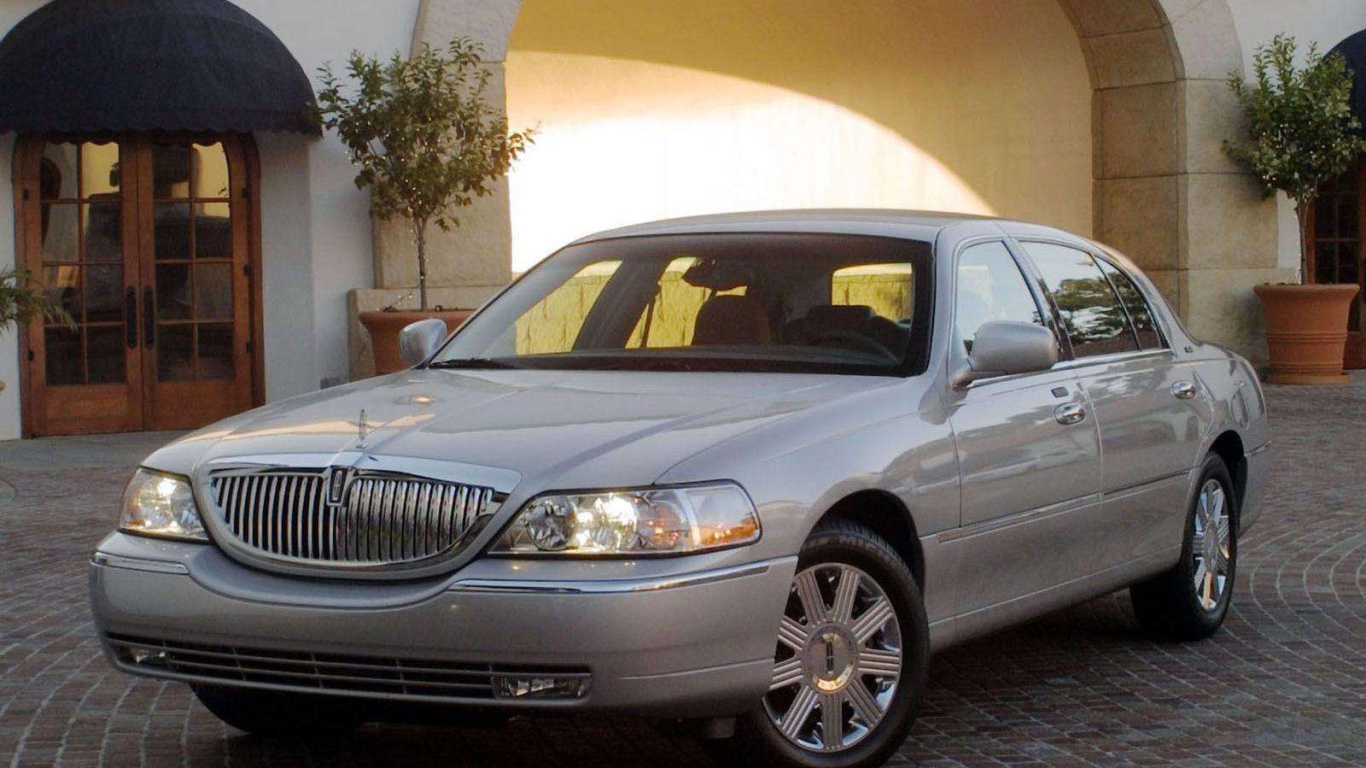 Дизайн автомобиля Lincoln Town Car