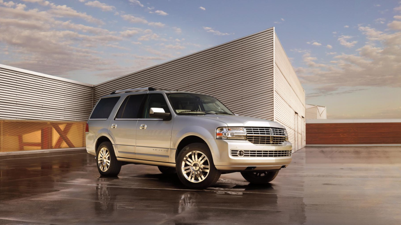 Надежный автомобиль Lincoln Navigator 2014