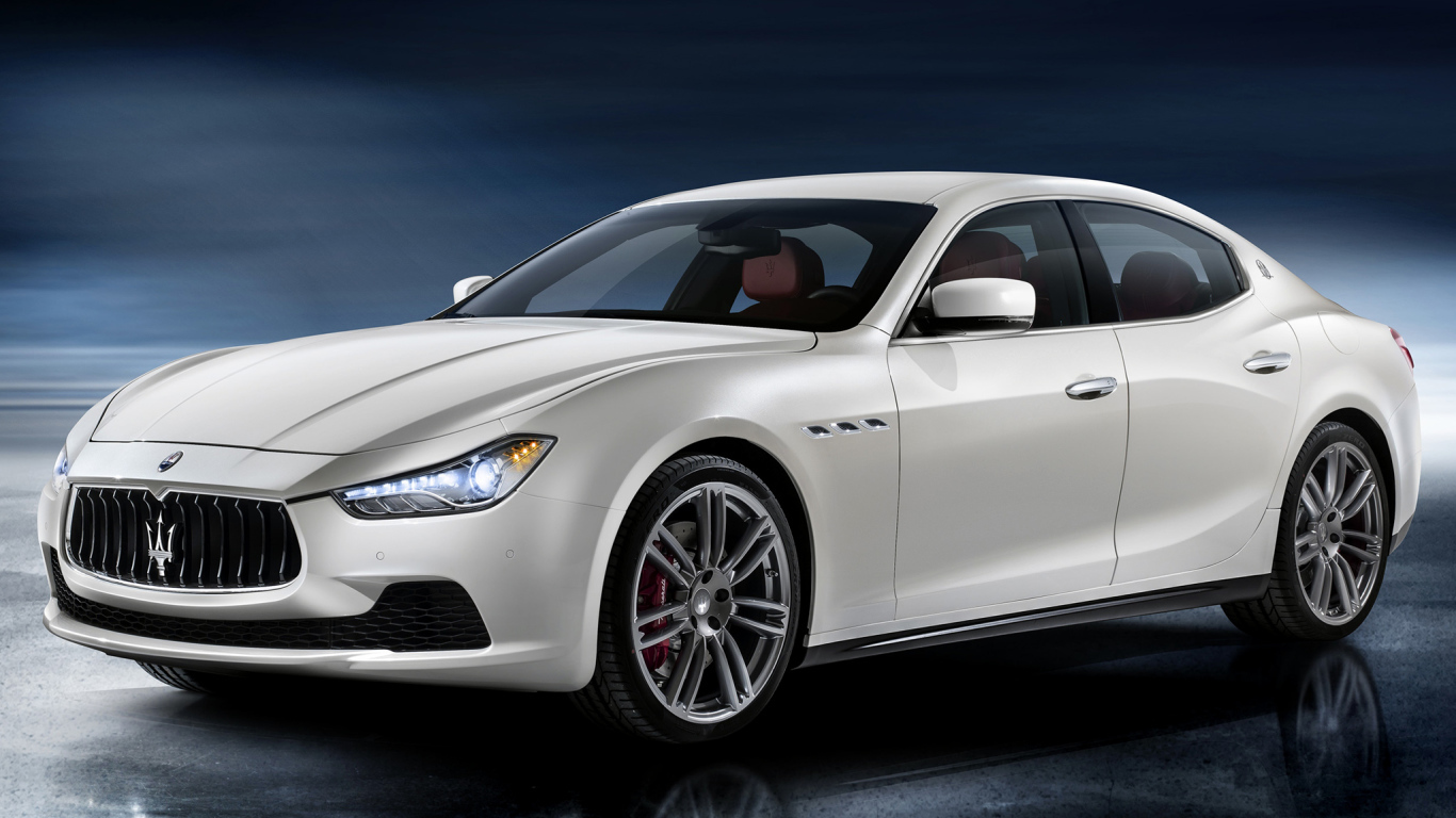 Красивый автомобиль Maserati Ghibli