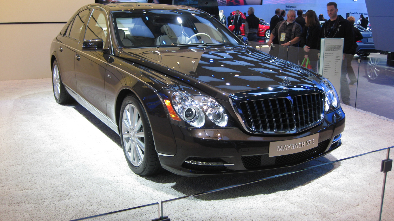 Автомобиль марки Maybach модели 2014
