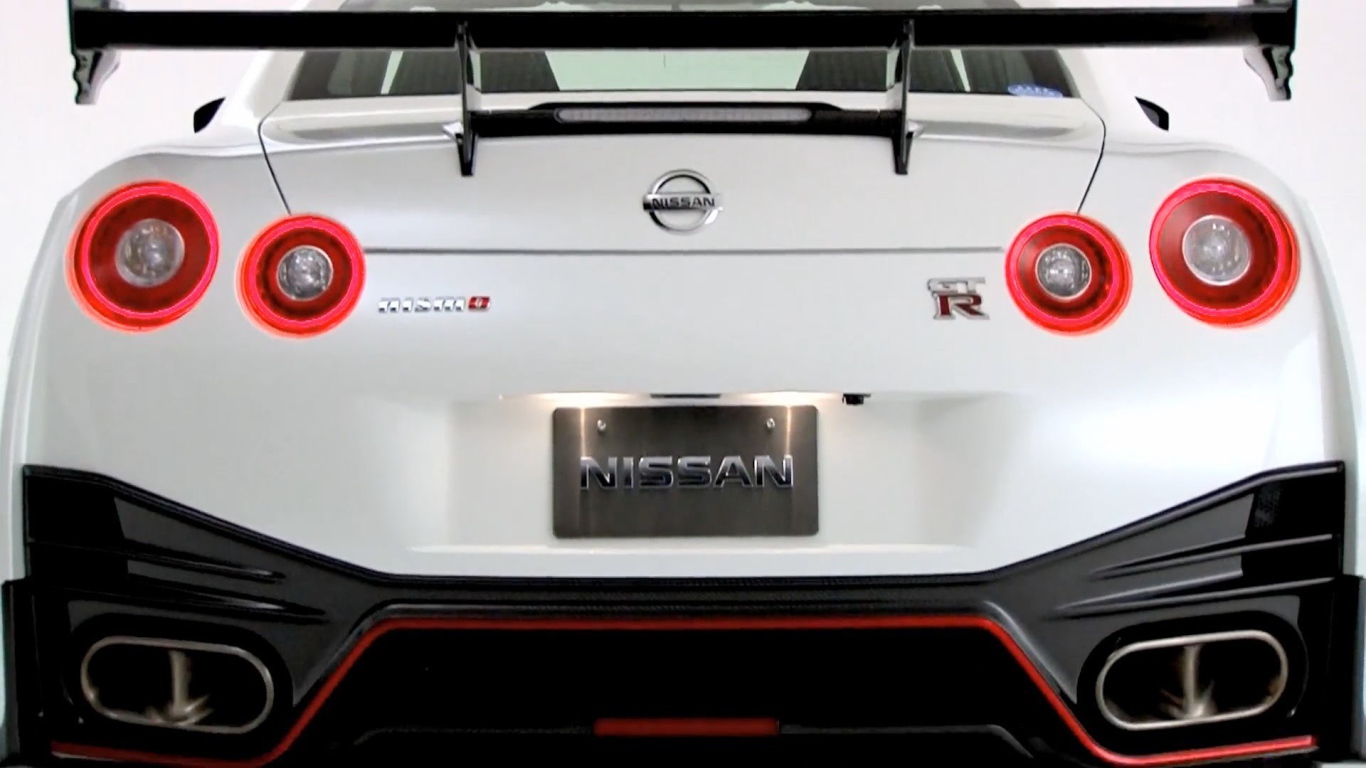 Дизайн автомобиля Nissan GT-R Nismo 2014