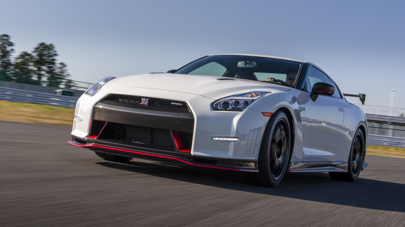 Тест драйв автомобиля Nissan GT-R Nismo 2014