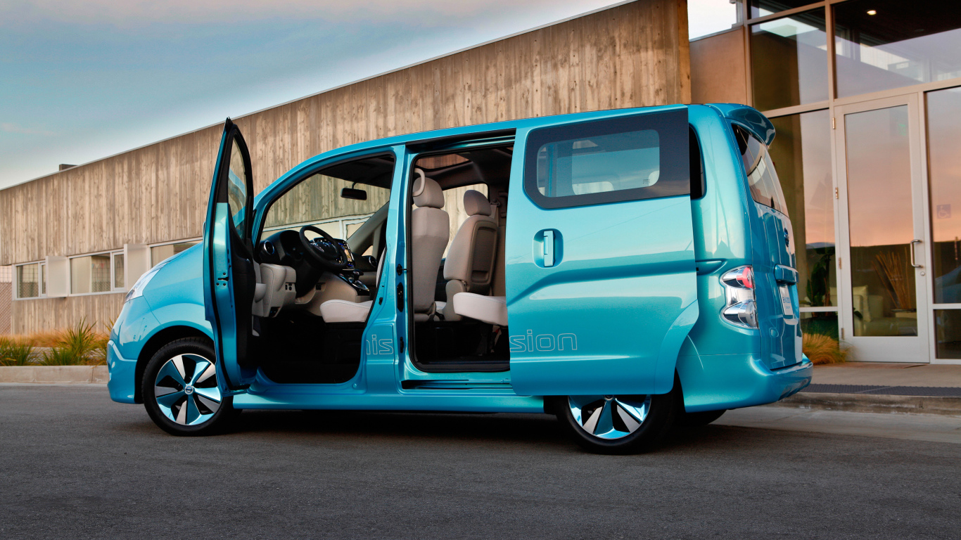 Новая машина Nissan NV200