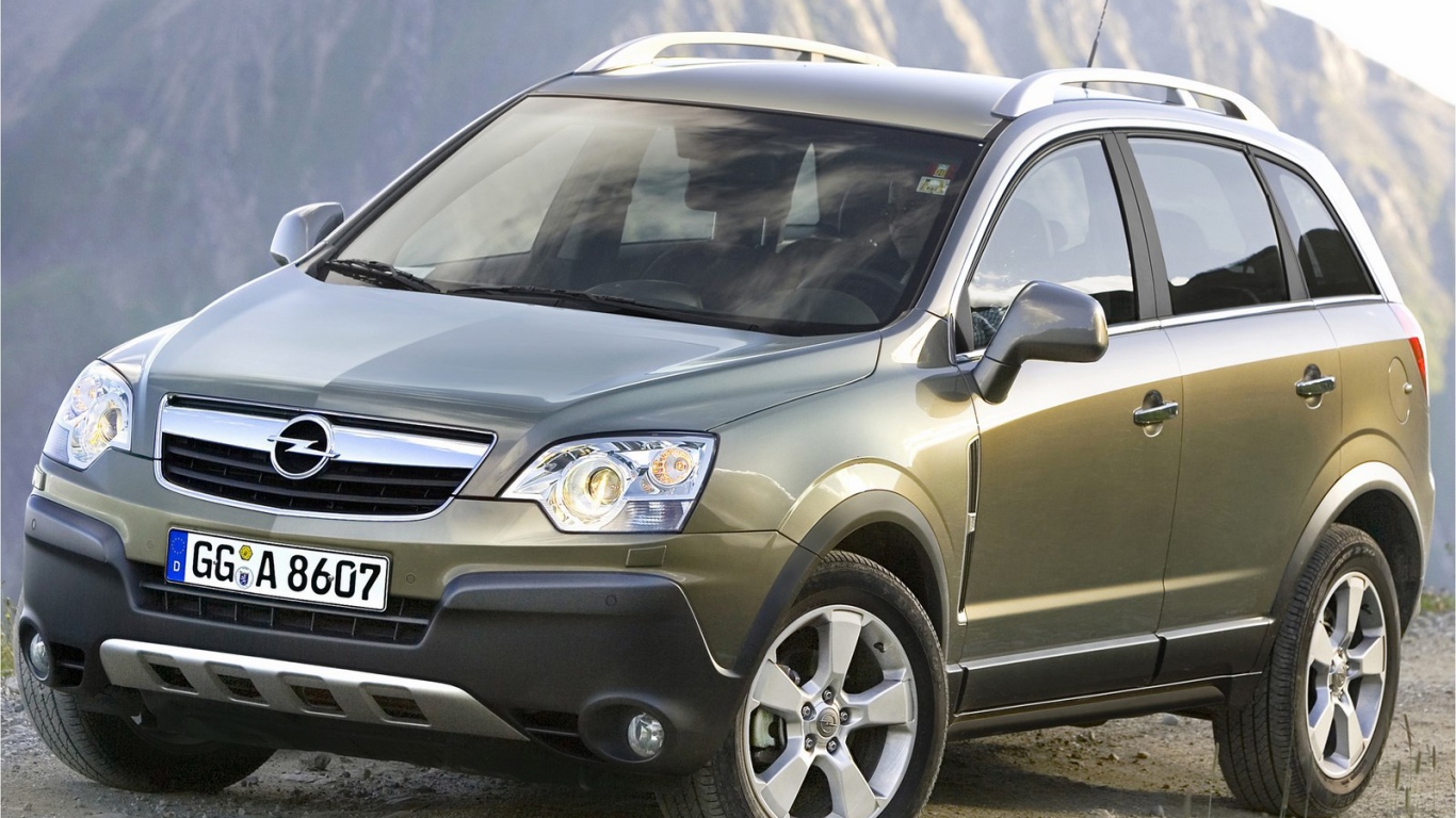 Красивый автомобиль Opel Antara
