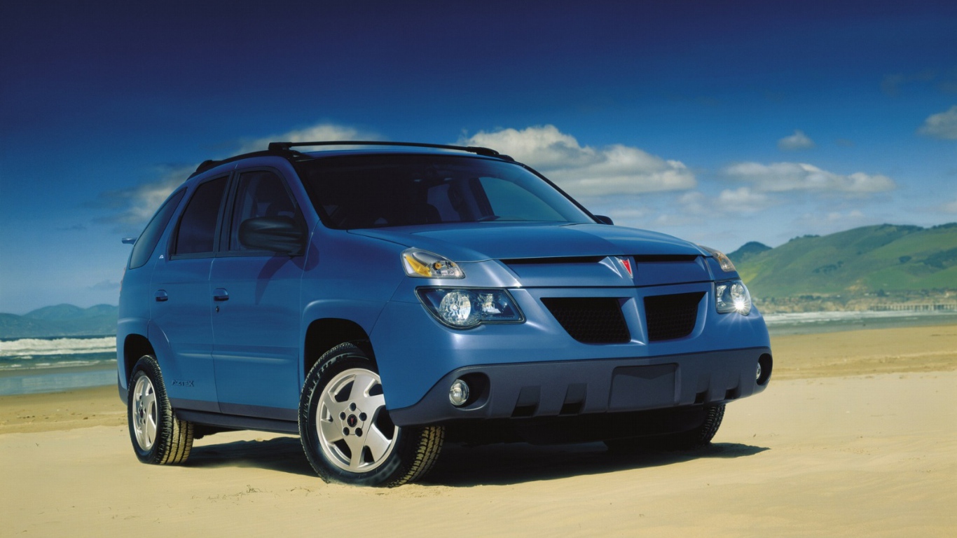 Красивый автомобиль Pontiac Aztec