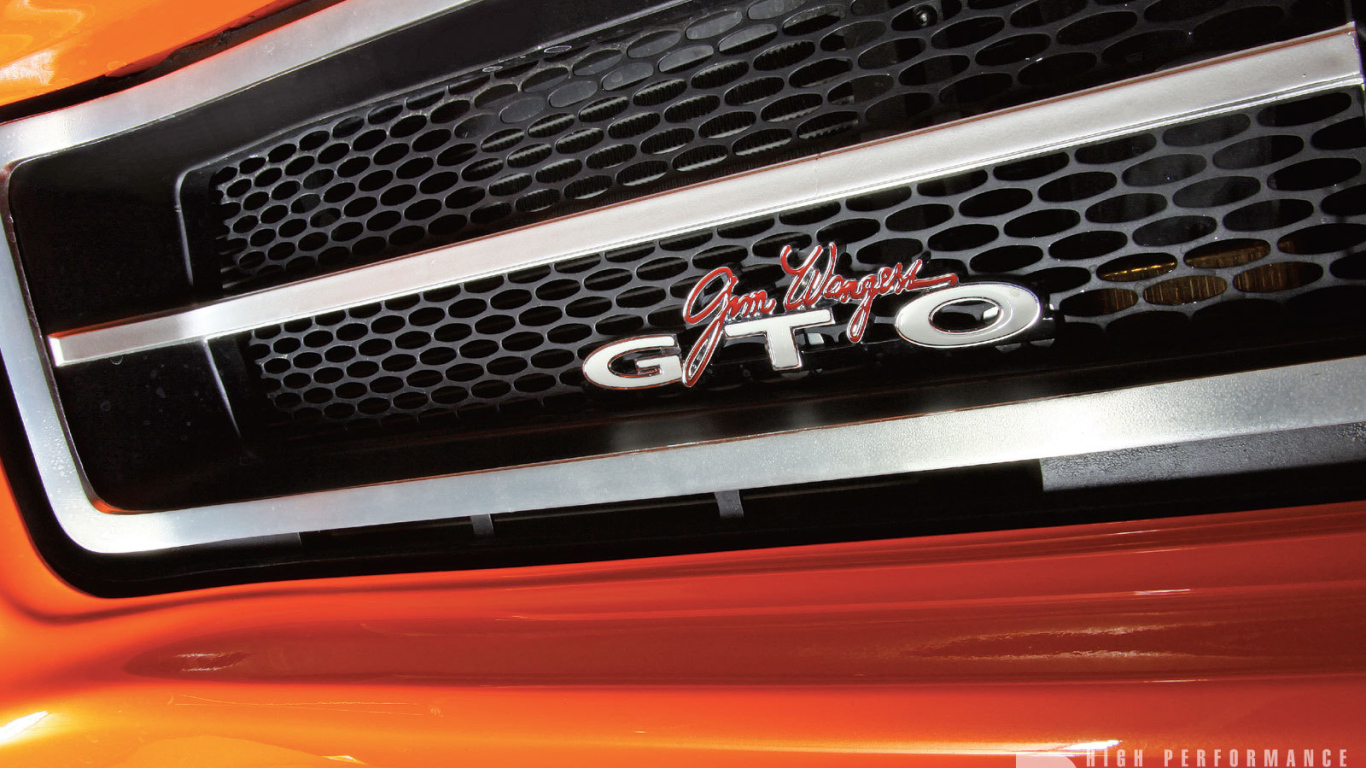 Красивый автомобиль Pontiac GTO 1969 в Москве