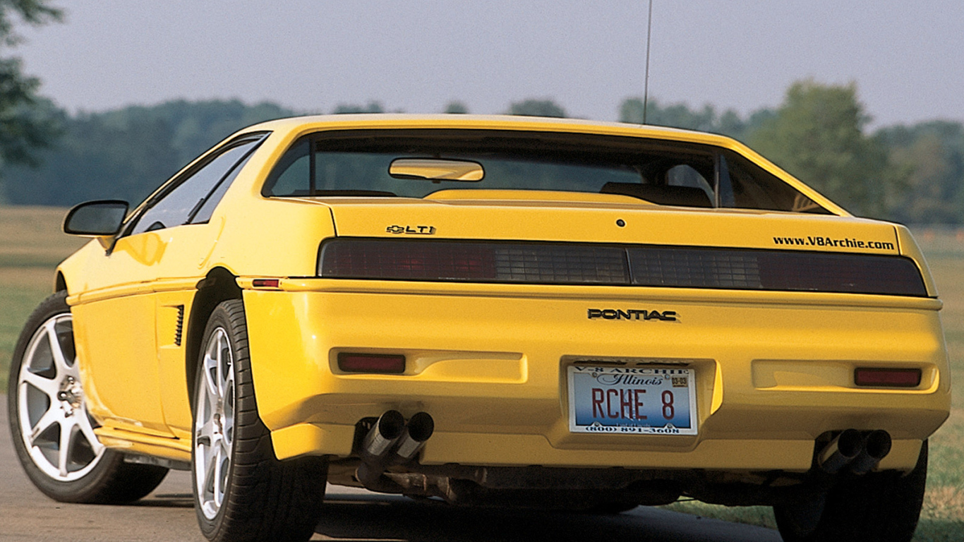 Дизайн автомобиля Pontiac Fiero