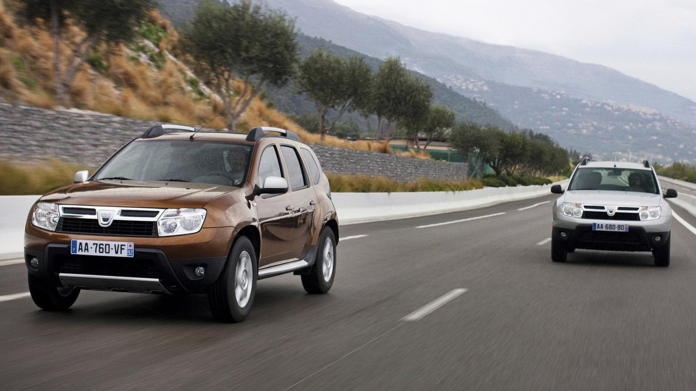 Красивый автомобиль Renault Duster в Москве